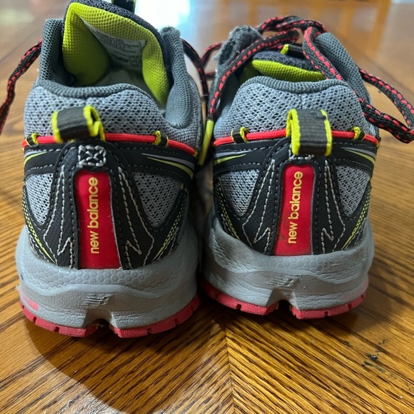 New Balance 610 v3 Sz 6 Sneakers All Terrain Acteva Lite Running Trail Shoes - Picture 3 of 10